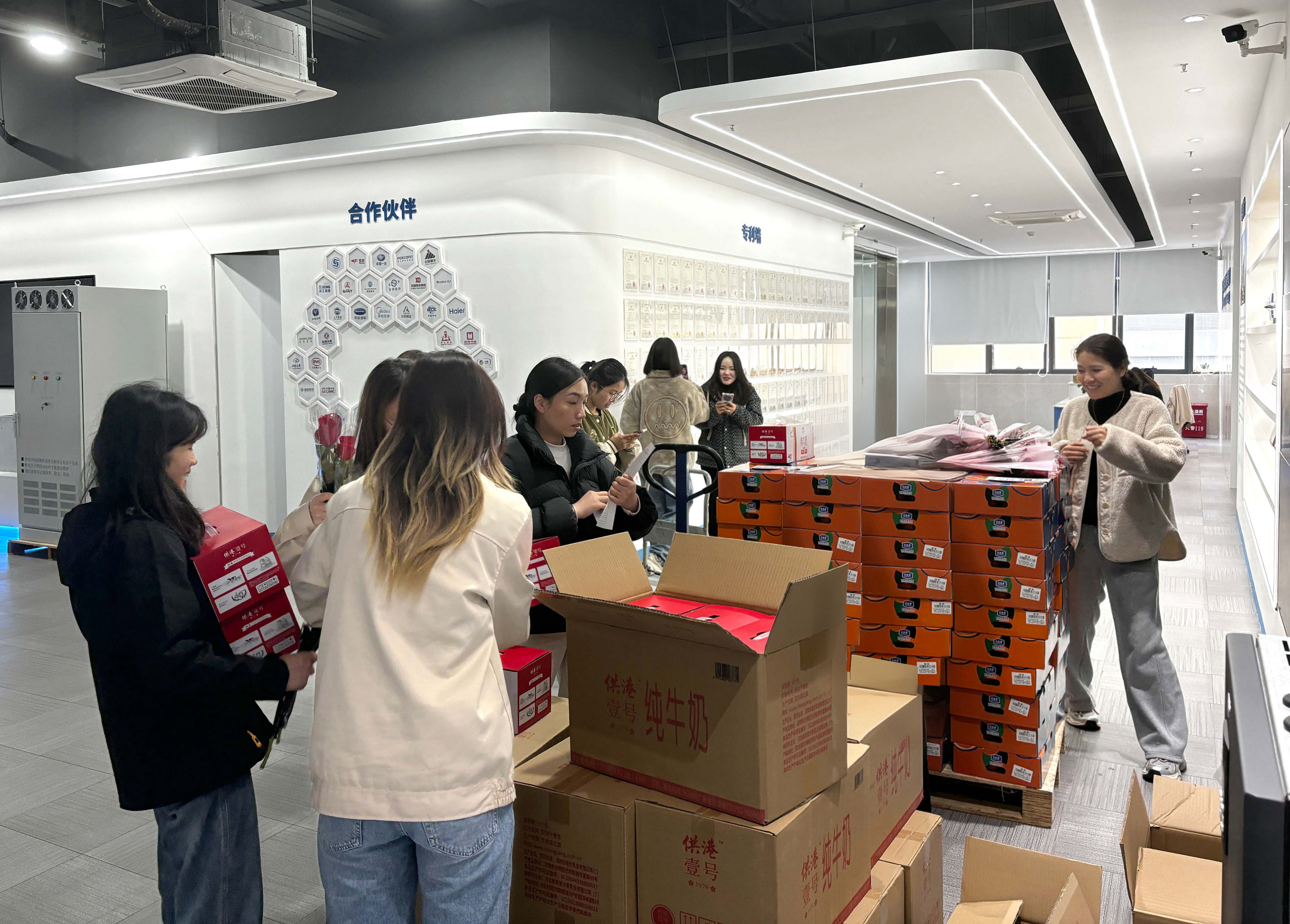 fb体育女神节特辑：巾帼不让须眉，女神节，愿快乐如影随形，绽放你的独特光芒！