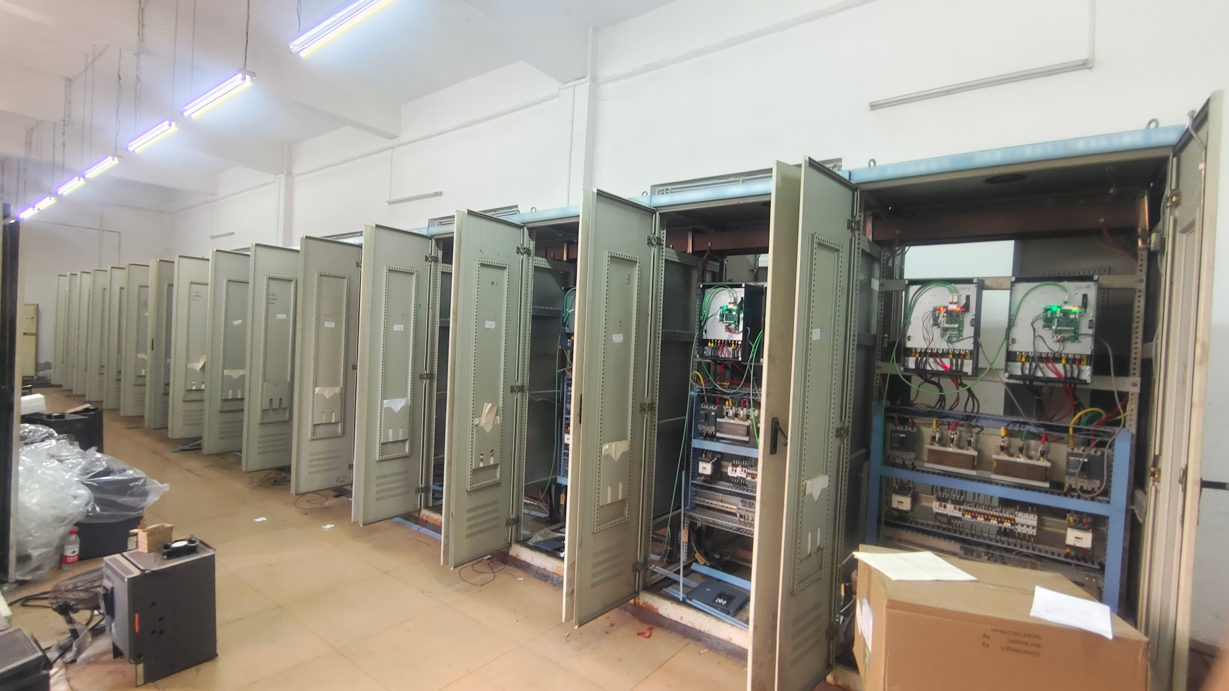 fb体育V9-H系列变频器：助力钢厂1250冷弯机组生产线“焕新升级”！